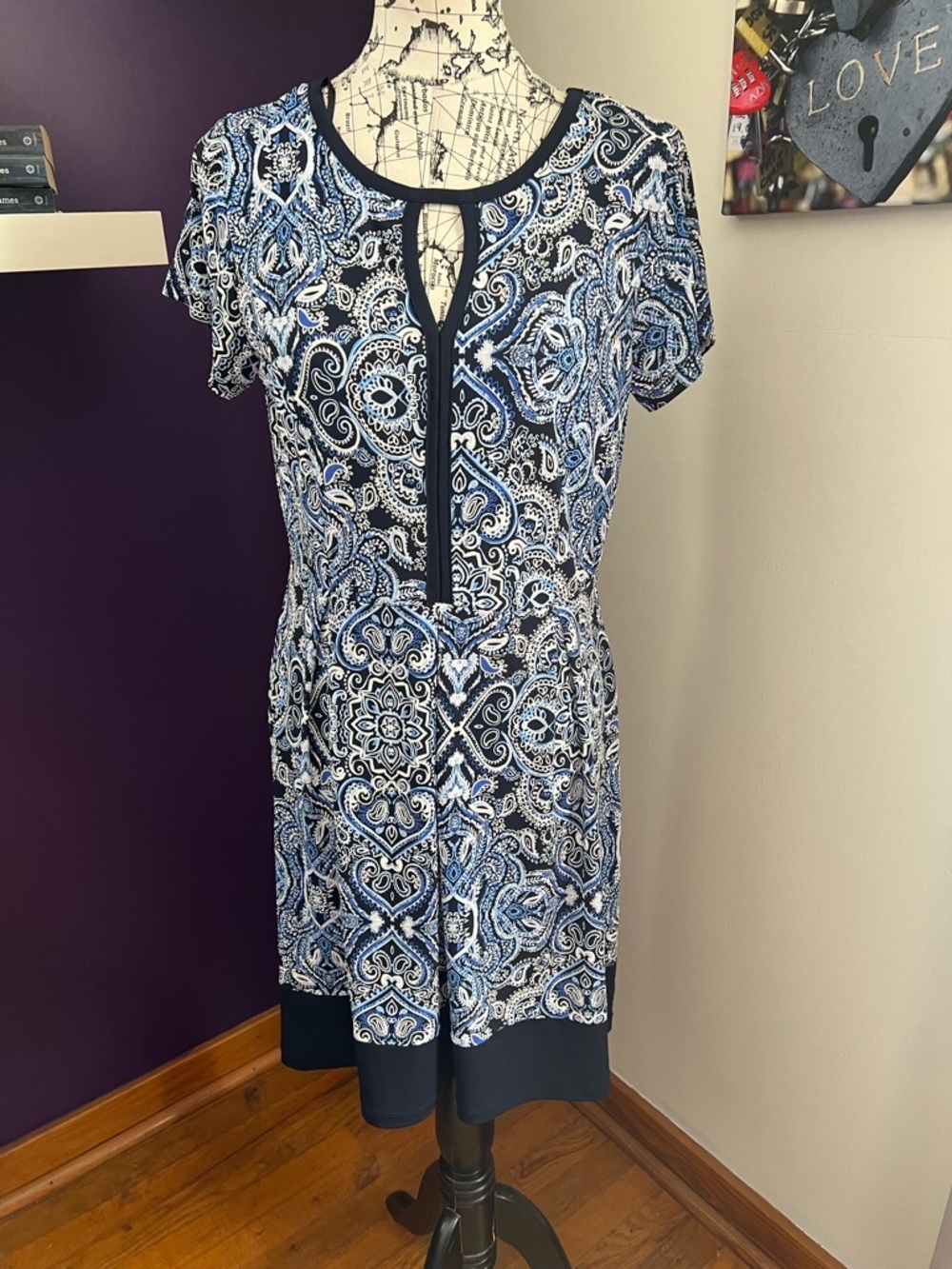 Enfocus Studio Short Sleeve Paisley Keyhole Dress